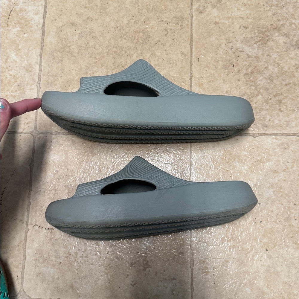 CALIA by Carrie Underwood Sage Molded Slides WOMEN’S 9 - Picture 2 of 8
